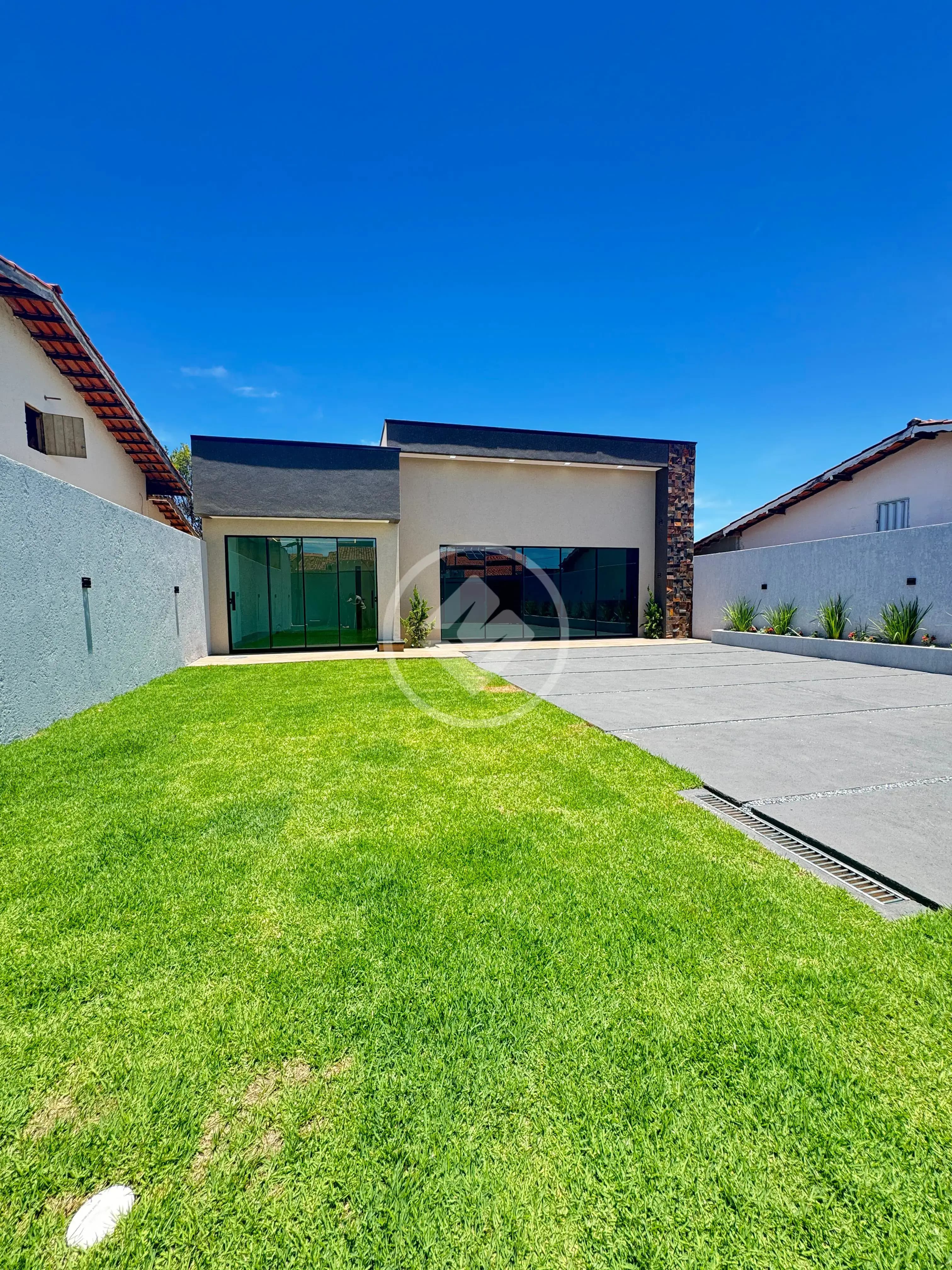 CASA DE ALTO PADRÃO DISPONÍVEL PARA VENDA, LOCALIZADA BAIRRO ITAGUAÍ 2, CALDAS NOVAS.