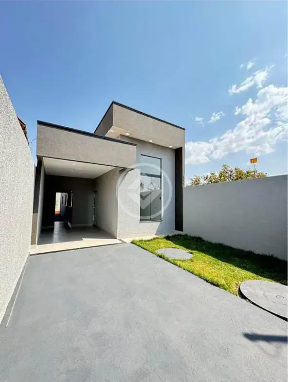 🏡 Casa Moderna com Pé-Direito Alto – Ótima Localização