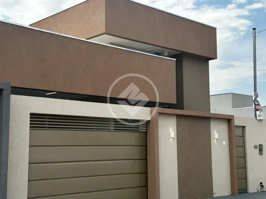 Casa moderna com 3 quartos e closet nas Chácaras Itapema