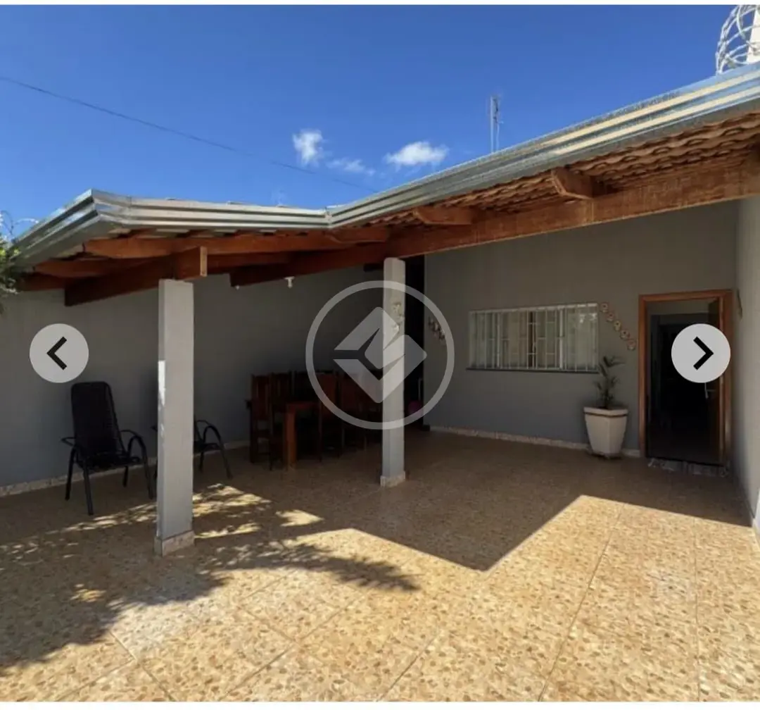 Casa Nova Canaã — Conforto, Segurança e Espaço para sua Família!Excelente oportunidade para quem busca um imóvel completo, seguro e pronto para morar!✨ Detalhes do imóvel:• 3 quartos, sendo 1 suíte• 2 banheiros• Sala ampla e aconchegante• Cozinha funcional• Área externa• Garagem para 2 carros 🚗• Portão eletrônico• Cerca concertina• Grade e tela em todas as janelas• Grades nos corredores da frente e do fundo💧 Diferenciais que fazem a diferença:• 2 caixas d’água de 1.000 litros cada• Armários planejados na cozinha• Guarda-roupa planejado em um dos quartos• Box nos banheiros• Armários de vidro nos banheiros• Fossa aterrada e feita na calçada.