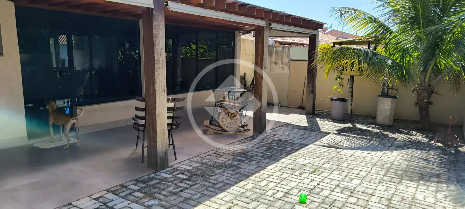 🏡 CASA À VENDA | CONDOMÍNIO VILLAGE THERMAS DAS CALDAS📍 Bairro Saint Germain – Caldas Novas/GO💰 R$ 570.000,00Excelente oportunidade para quem busca conforto, segurança e qualidade de vida em condomínio fechado.✨ Características do imóvel: 🛏️ 3 quartos, sendo 2 suítes🛋️ Sala ampla com blindex🍽️ Cozinha funcional🧺 Lavanderia🌿 Área externa com pergolado em madeira🔋 Energia solar📐 Terreno com 225 m²📐 Aproximadamente 160 m² de área construída☀️ Sol da manhã nos fundos (cozinha e sala)🏘️ Condomínio: 🏊 Parque aquático com restaurante🛒 Mercearia em funcionamento🛡️ Portaria 24 horas🎉 Área de lazer completa📍 Localização privilegiada, próxima ao Assaí, Dia a Dia e Havan.📑 Informações: ✔️ Documentação em dia✔️ Parte do imóvel está financiada✔️ Aceita financiamento🚗 Aceita carro (mediante avaliação e preferência do proprietário) como parte do pagamento💬 Aceita proposta coerente com o mercado💵 Condomínio: R$ 550,00🧾 IPTU: R$ 1.900,00/ano📲 Agende sua visita!WhatsApp: (64) 99314-1919