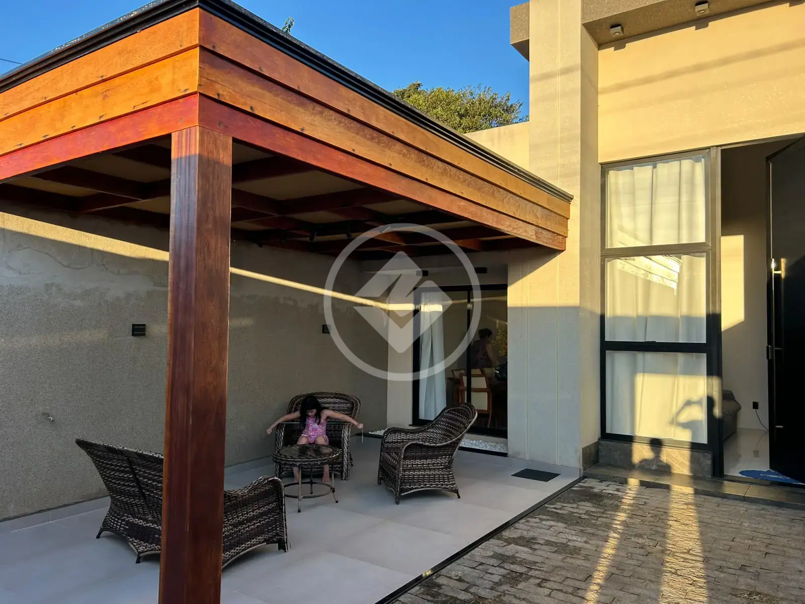 CASA COM PISCINA