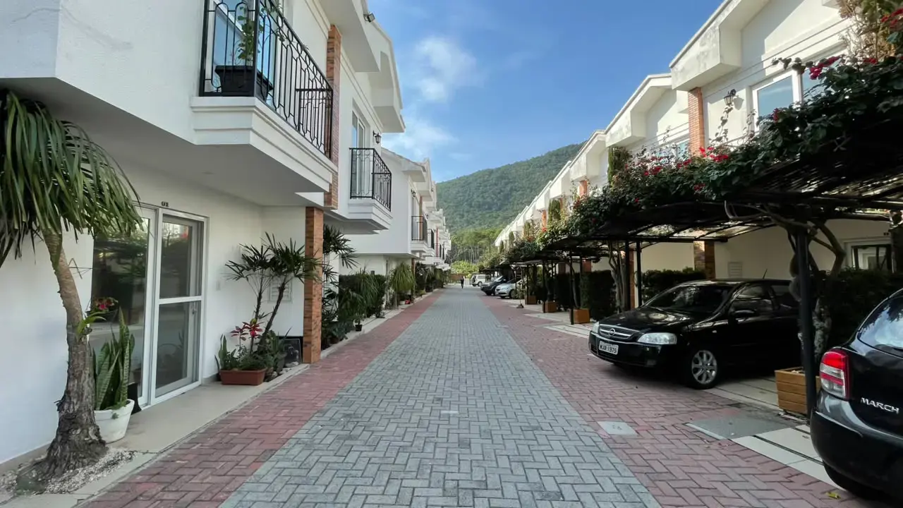 Casa à venda em Condomínio na Armação