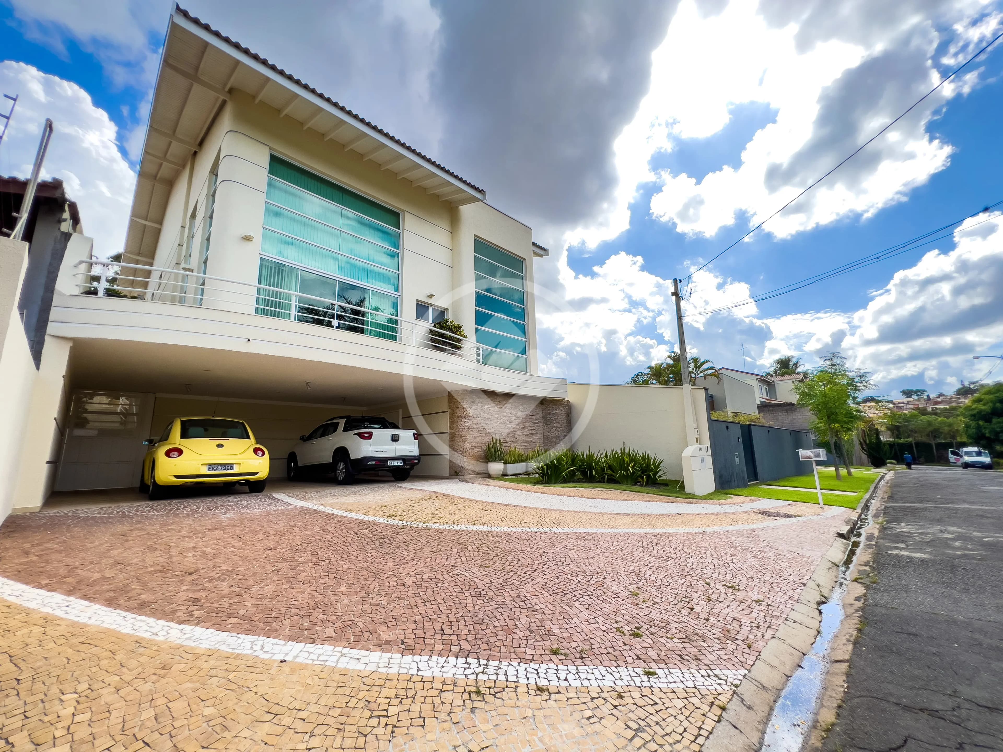 Casa de alto padrão de 340 m2 com 4 dormitórios sendo 2 suítes, no Villagio Del Hipica, Campinas