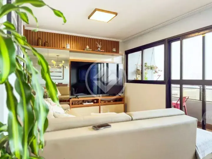 Apartamento Amplo e Reformado de 148 m2, com 4 dormitórios sendo 1 suíte, na Vila Itapura em Campinas/SP.