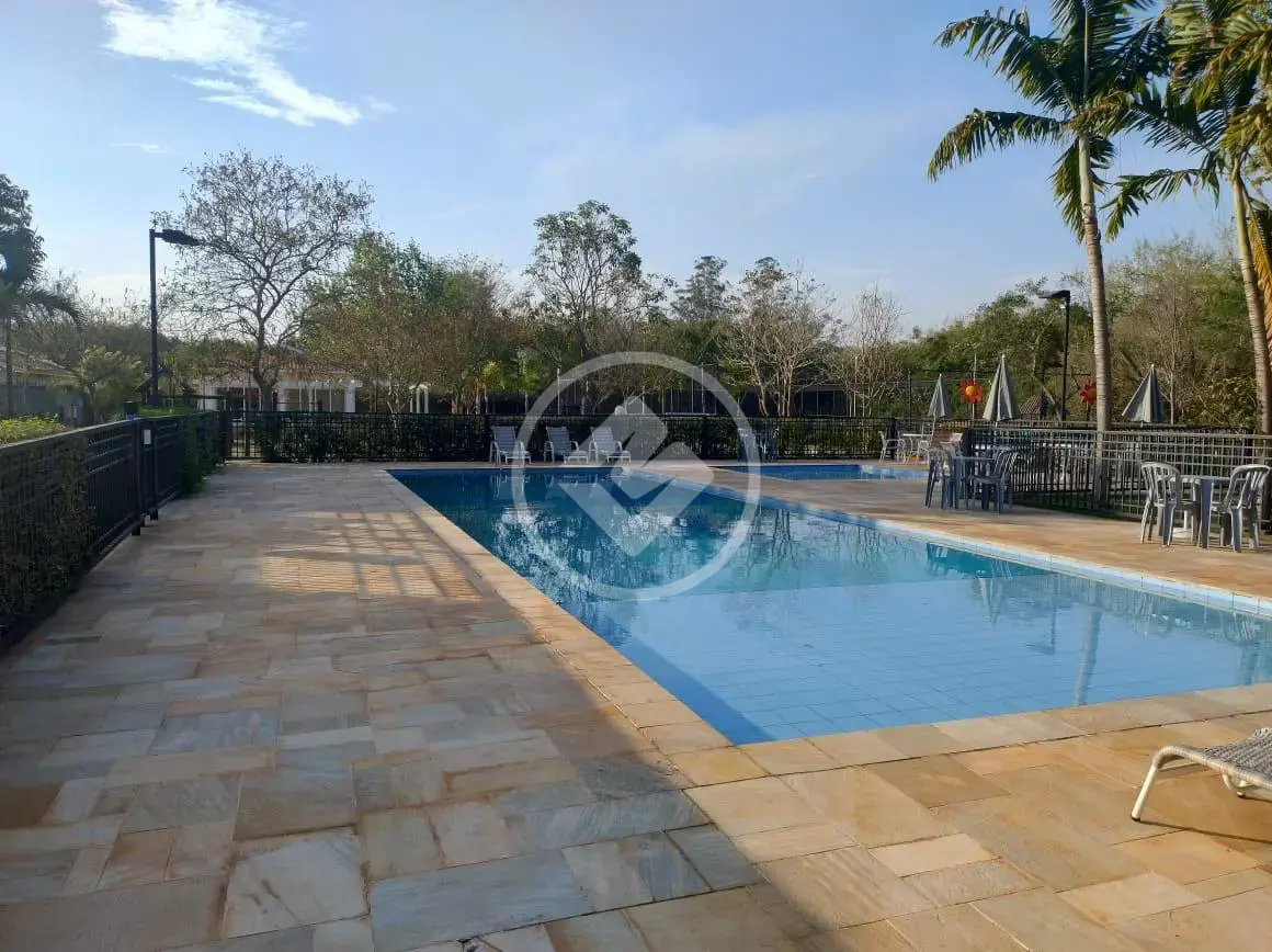 Casa térrea com 708 m2 de área total e 173 m2 de área construída, com 4 dormitórios sendo 2 suítes, em Barão de Geraldo, Campinas.