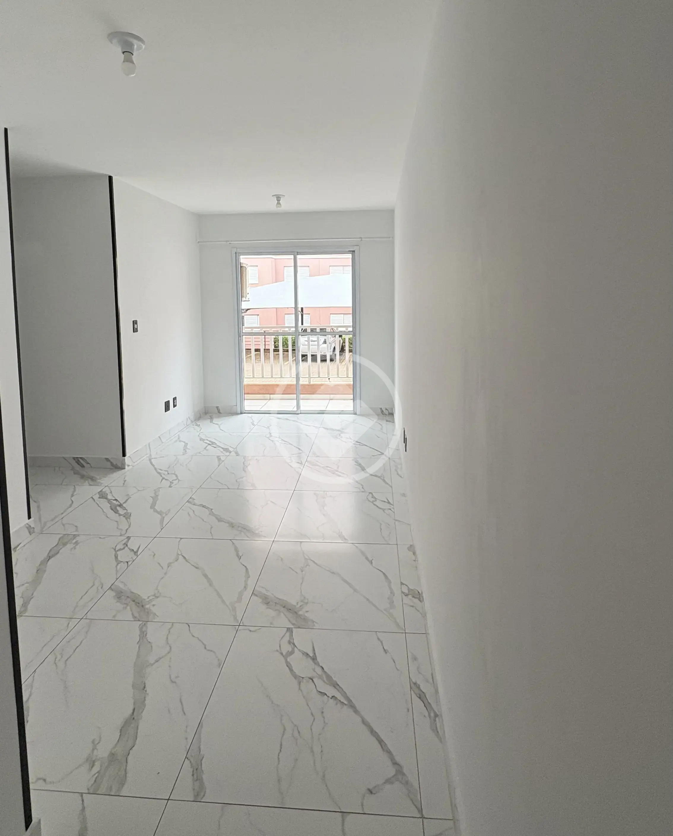 Apartamento Garden com 63 m2 de área total e 55 m2 de área privativa, com 2 dormitórios, no Condomínio Residencial Santa Clara, no bairro João Aranha em Paulínia.
