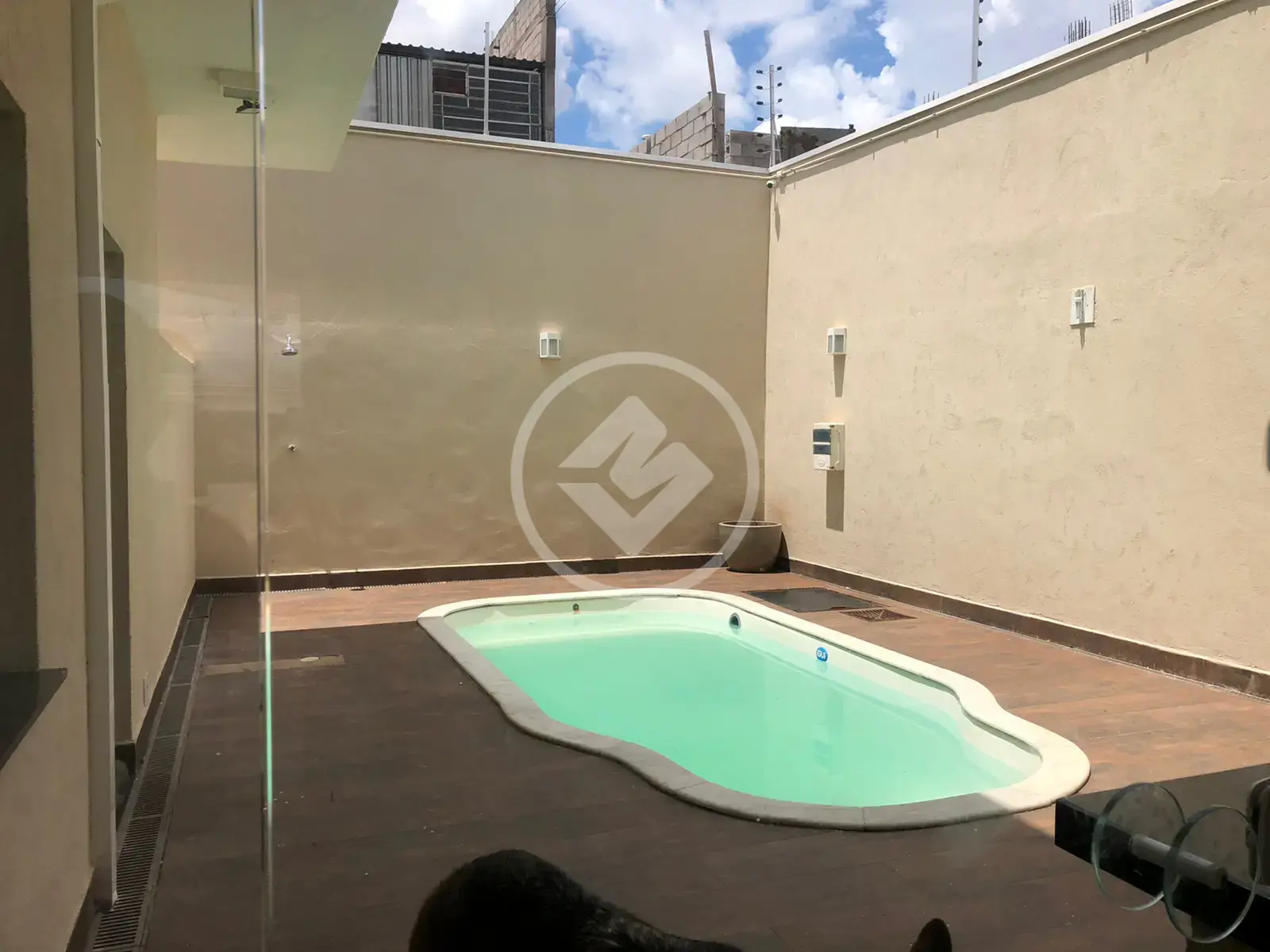 Casa sobrado pronta para morar, com 4 dormitórios sendo 2 suítes, no bairro Residencial Parque da Fazenda em Campinas.