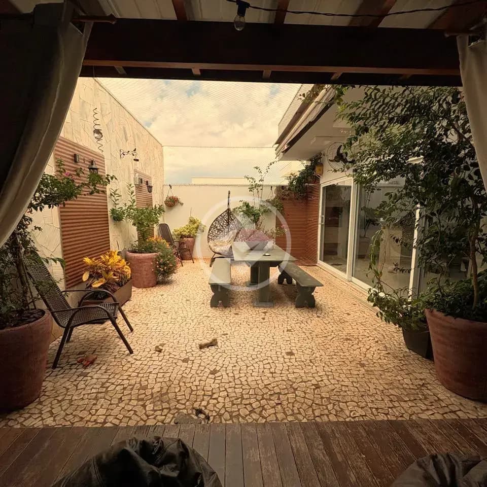 Casa térrea no Condomínio Raízes, em Paulínia, 3 dormitórios sendo1 suíte, escritório e gourmet.