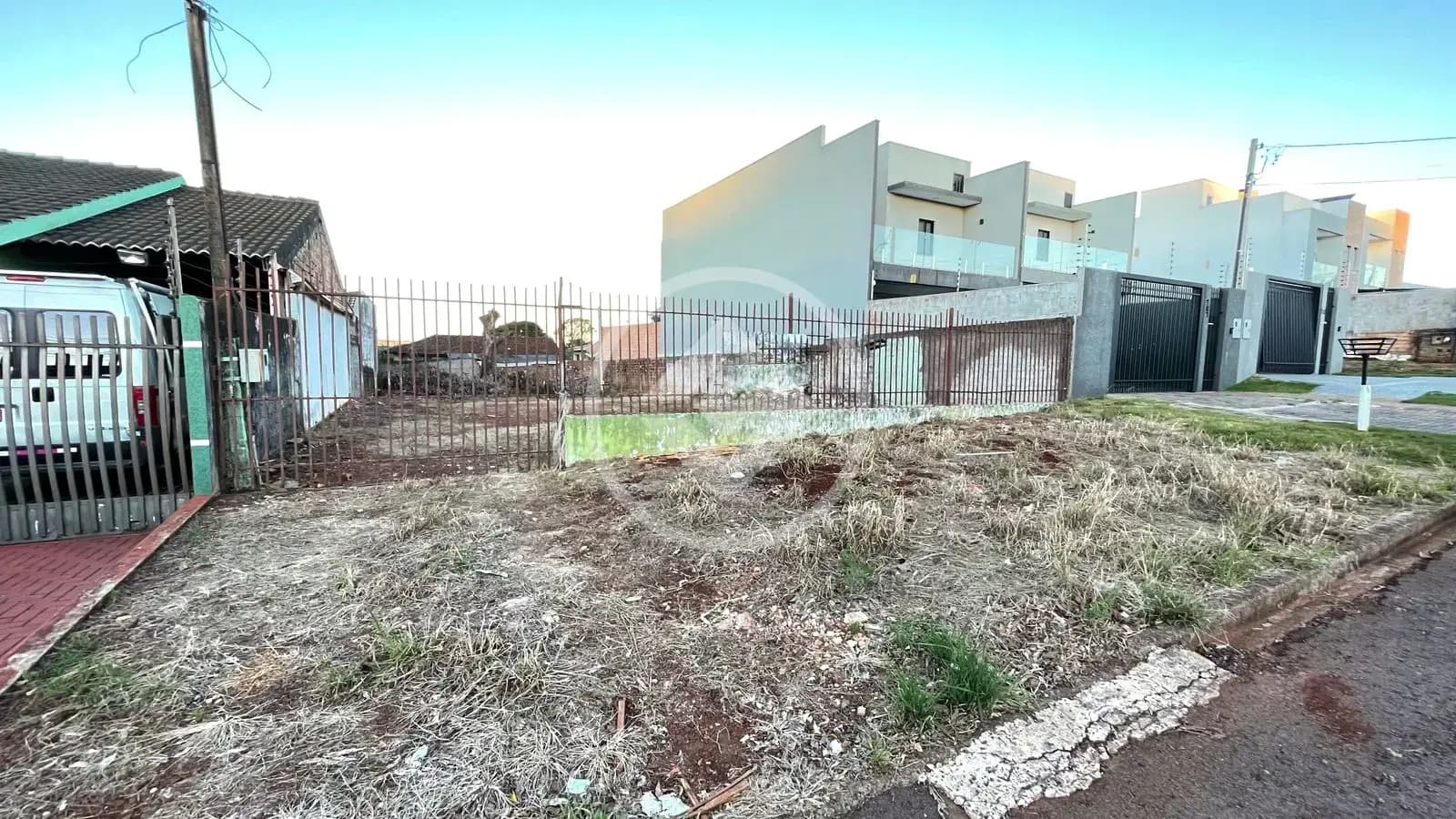 Terreno pronto pra construir no Universitario.