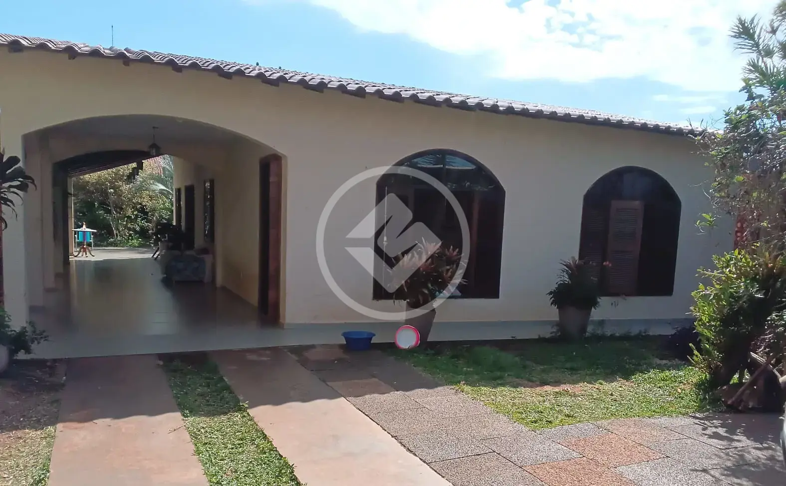 Casa + Sobrado em amplo terreno de 787m² – Bairro Maria Luiza