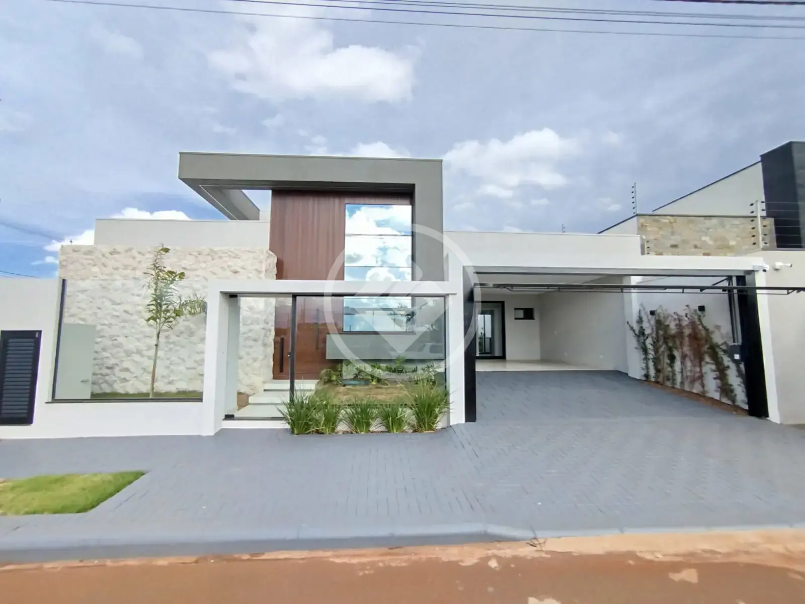Casa dos Sonhos no Paraíso Tropical – 3 Suítes, Piscina e Acabamento Premium