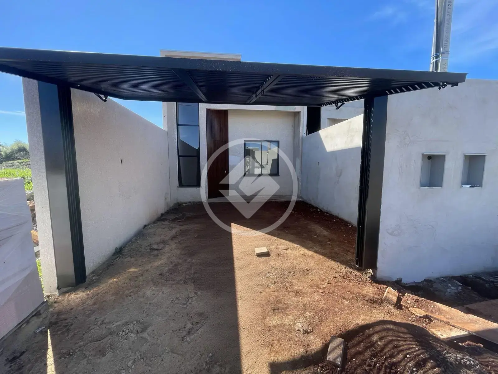 Casa Nova com Pé Direito Alto no Bairro Vista Linda em Cascavel