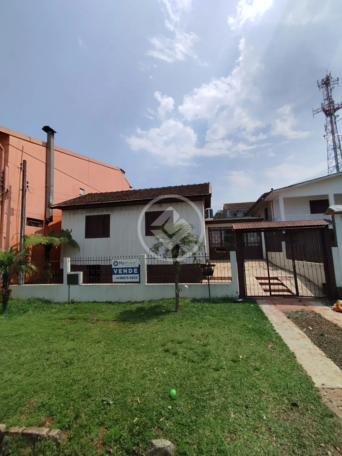 TERRENO COM CASA NO BELA VISTA