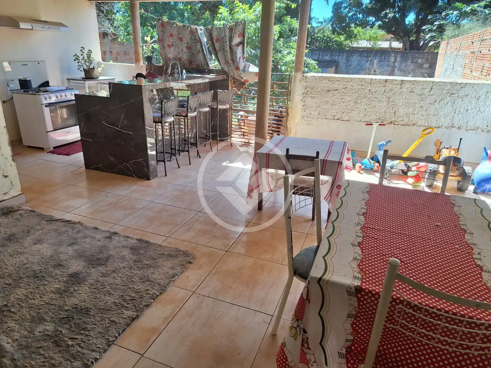 Casa Ampla com Energia Solar e Espaço Gourmet – 2 min do Centro de Poconé