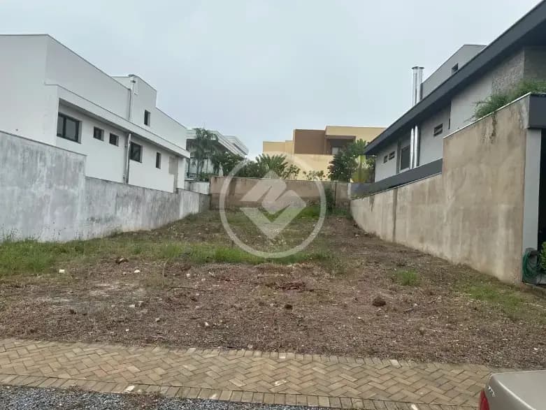 Terreno Condomínio Bairro Condomínio Villa Jardim, Cuiabá - MT — foto 1