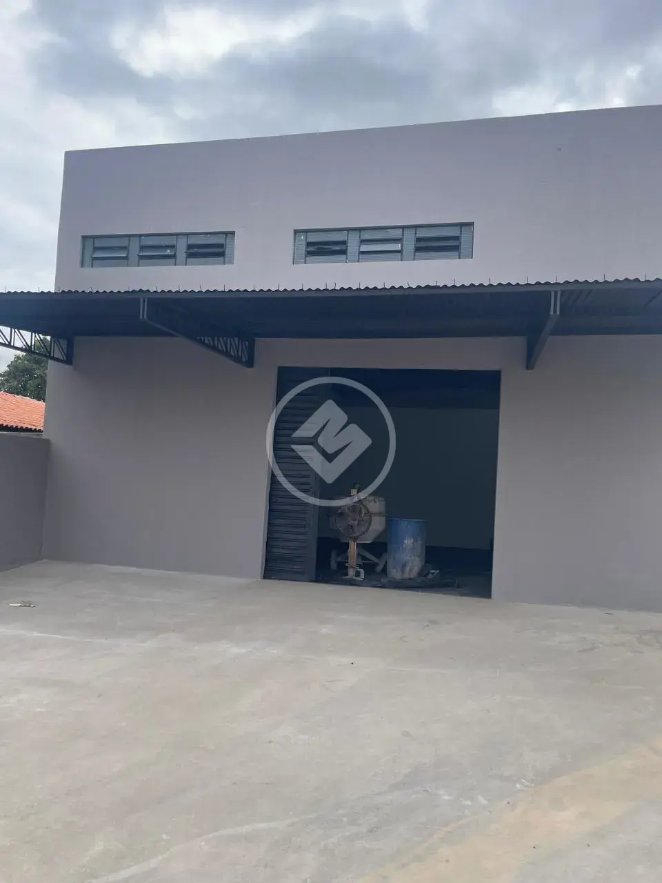 Galpão Reformado para venda e locação no Bairro Cidade Verde - R$800.000,00. ou R$6.000,00 Mensal.