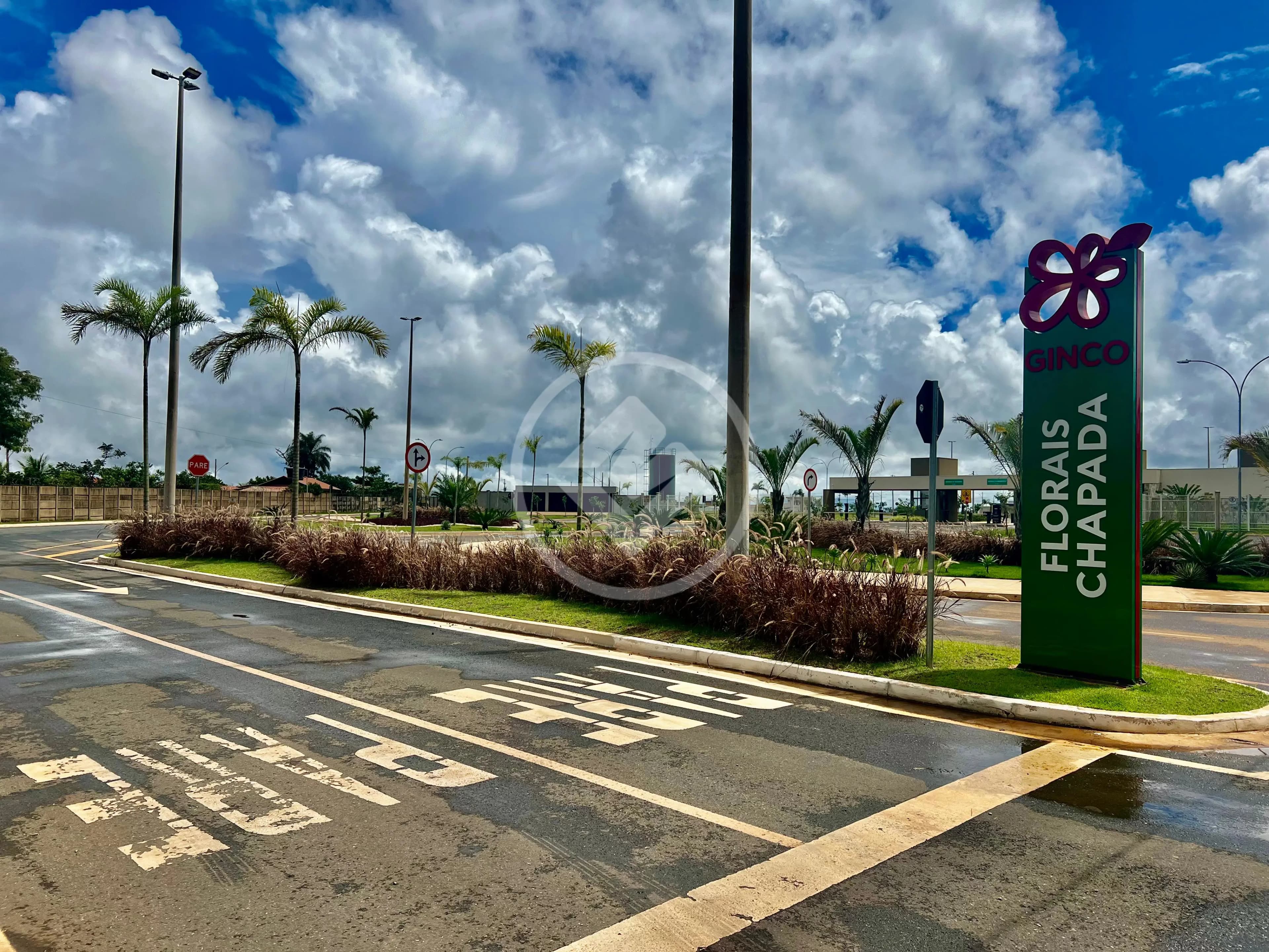 Vende-se terreno Cond Florais Chapada, em Chapada dos Guimarães com 300m² R$500.000,00
