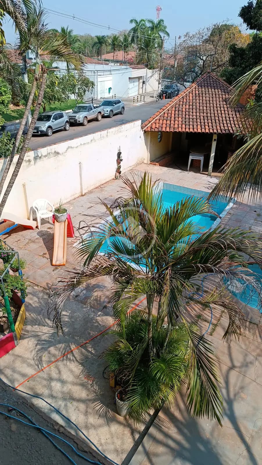 Vende-se sobrado no Jardim Mariana - 7 Quartos sendo 4 Suítes - Terreno de 800m² - Cuiabá MT