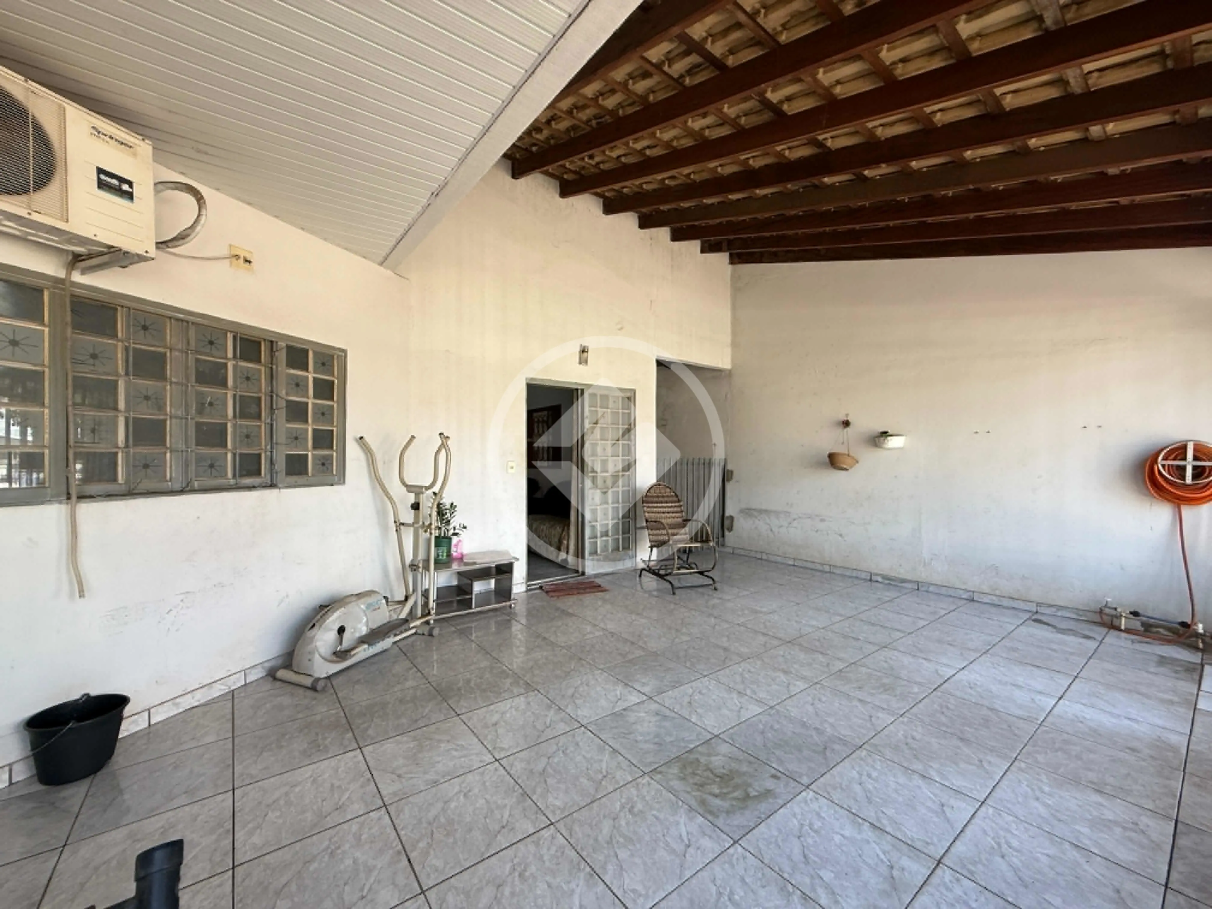 Casa na Av Rouxinol Ótimo Ponto Comercial - terreno 250m2