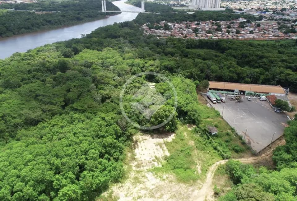 #Vende-se área residencial ou comercial com 10 hectares no Bairro Praeirinho , á margem esquerda do Rio Cuiabá # Gostou desse imóvel ? Agende visita. Valores sujeito a alteração sem aviso prévio , consulte disponibilidade. My Broker Cuiabá Creci 14681