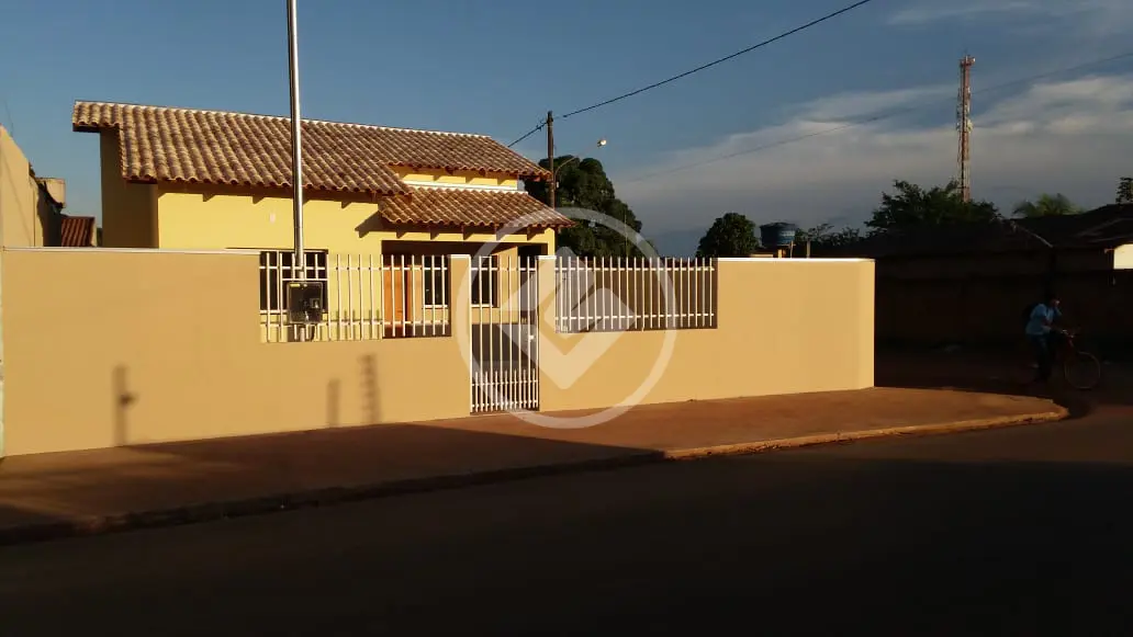 Casa de esquina via pública - R$ 220.000 - 2 quartos - Canelas, Várzea-Grande - MT