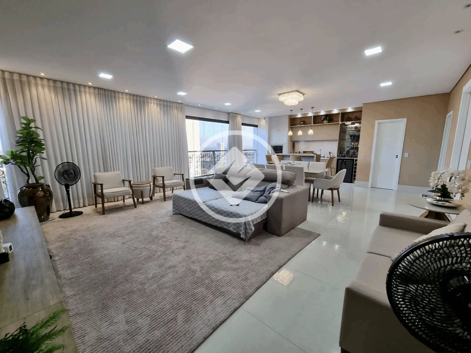 APARTAMENTO NO EDIFÍCIO AMERICAN DIAMOND - VALOR DE VENDA R$ 2.399.000,00 - 3 SUÍTES SENDO UMA MASTER - BAIRRO JARDIM DAS AMÉRICAS - CUIABÁ/MT