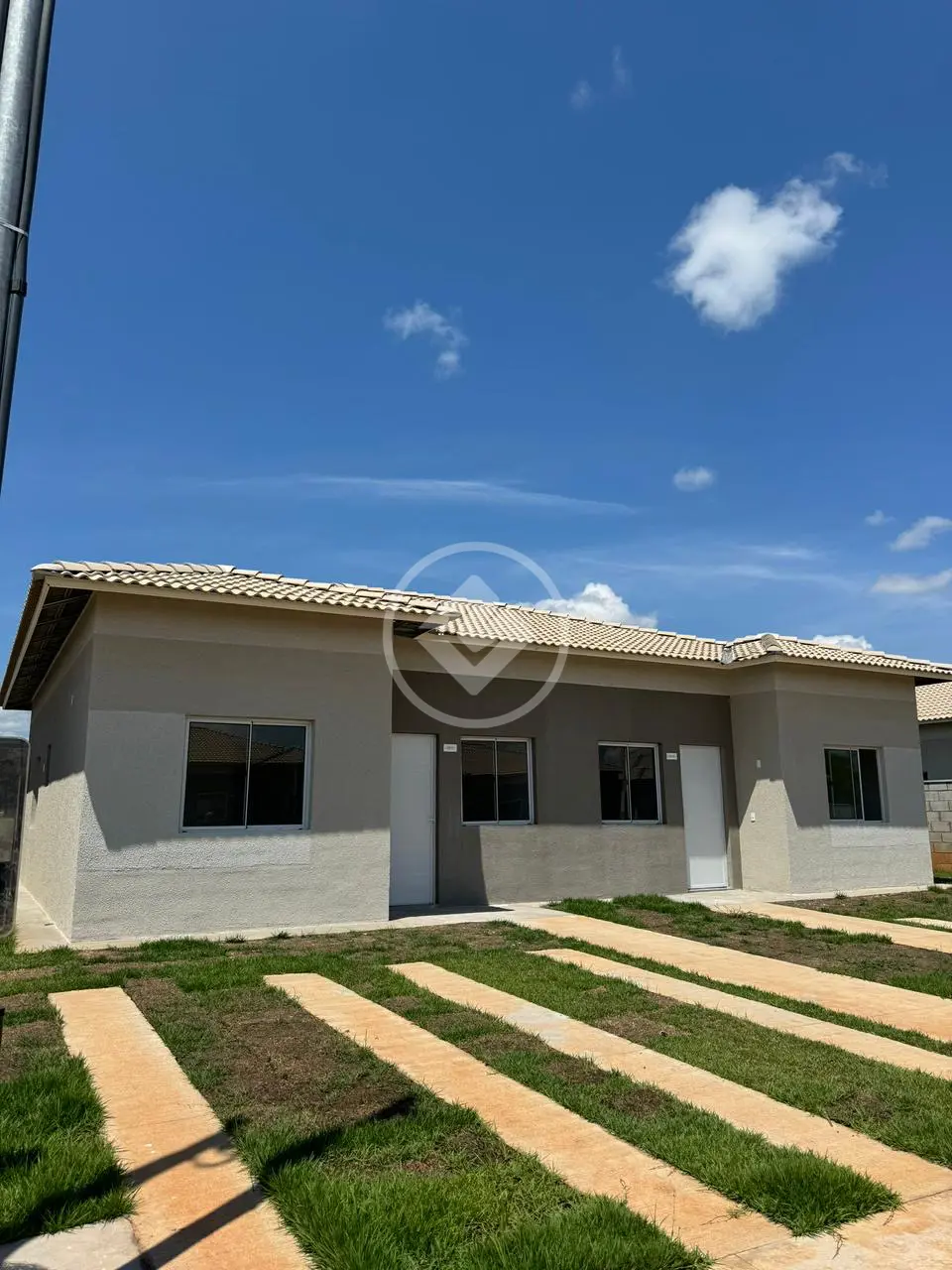 Casa em condomínio fechado Origem do Sol com 65,47m2, 2 quartos, sendo 1 suite, banheiro, quintal.