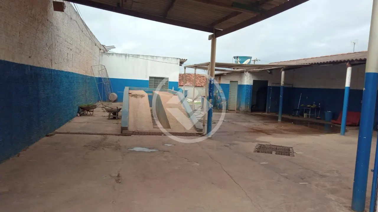 Vendo terreno comercial no Novo Paraíso II, próximo ao Contorno Leste, R$ 230 mil