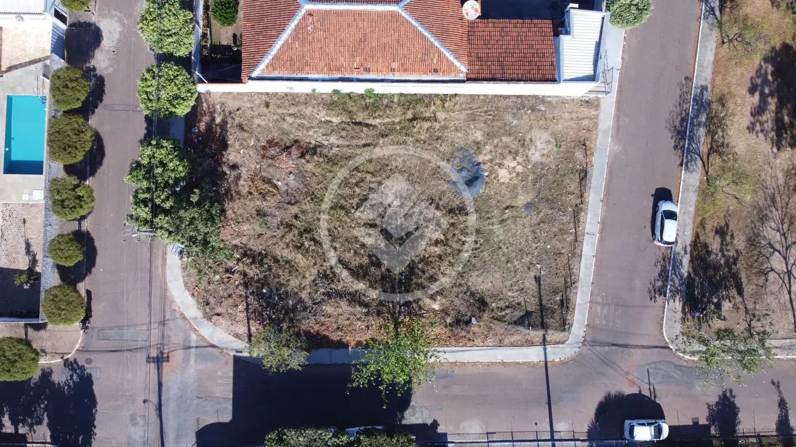 Vendo Terreno de Esquina – Jardim Califórnia