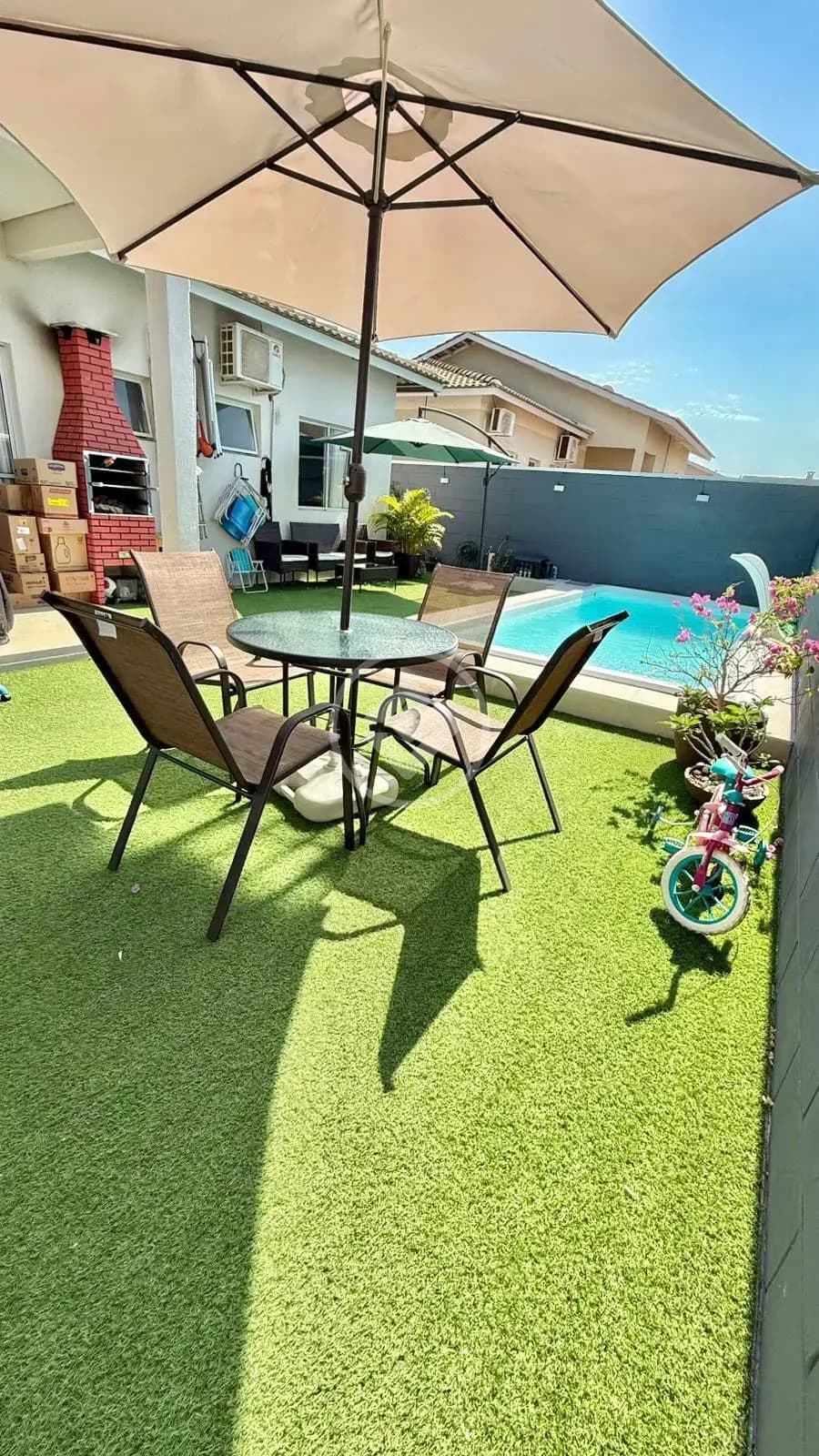 Vende-se Casa belíssima - R$830.000,00 - 03 quartos, piscina e energia solar - Condomínio Origem VG - Cuiabá MT