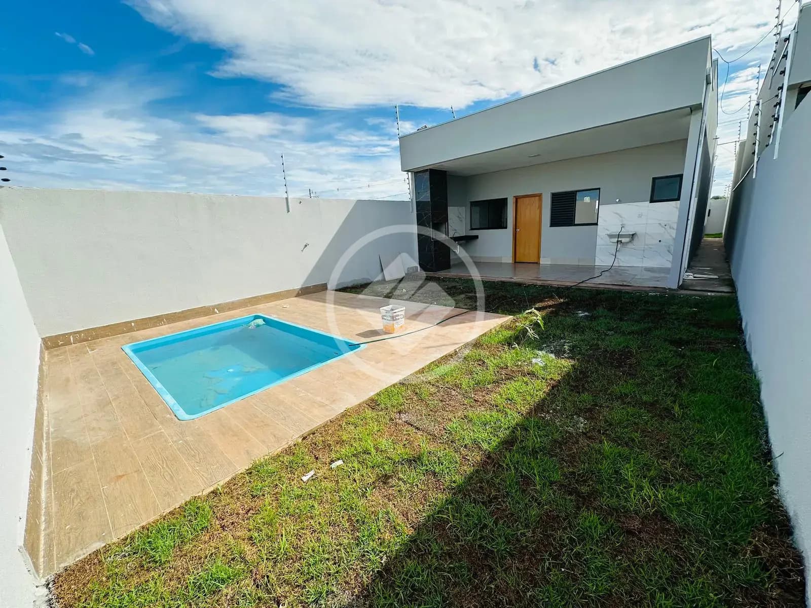 Casa térrea 3 quartos sendo uma suíte, chapéu do sol, Vázea Grande - MT
