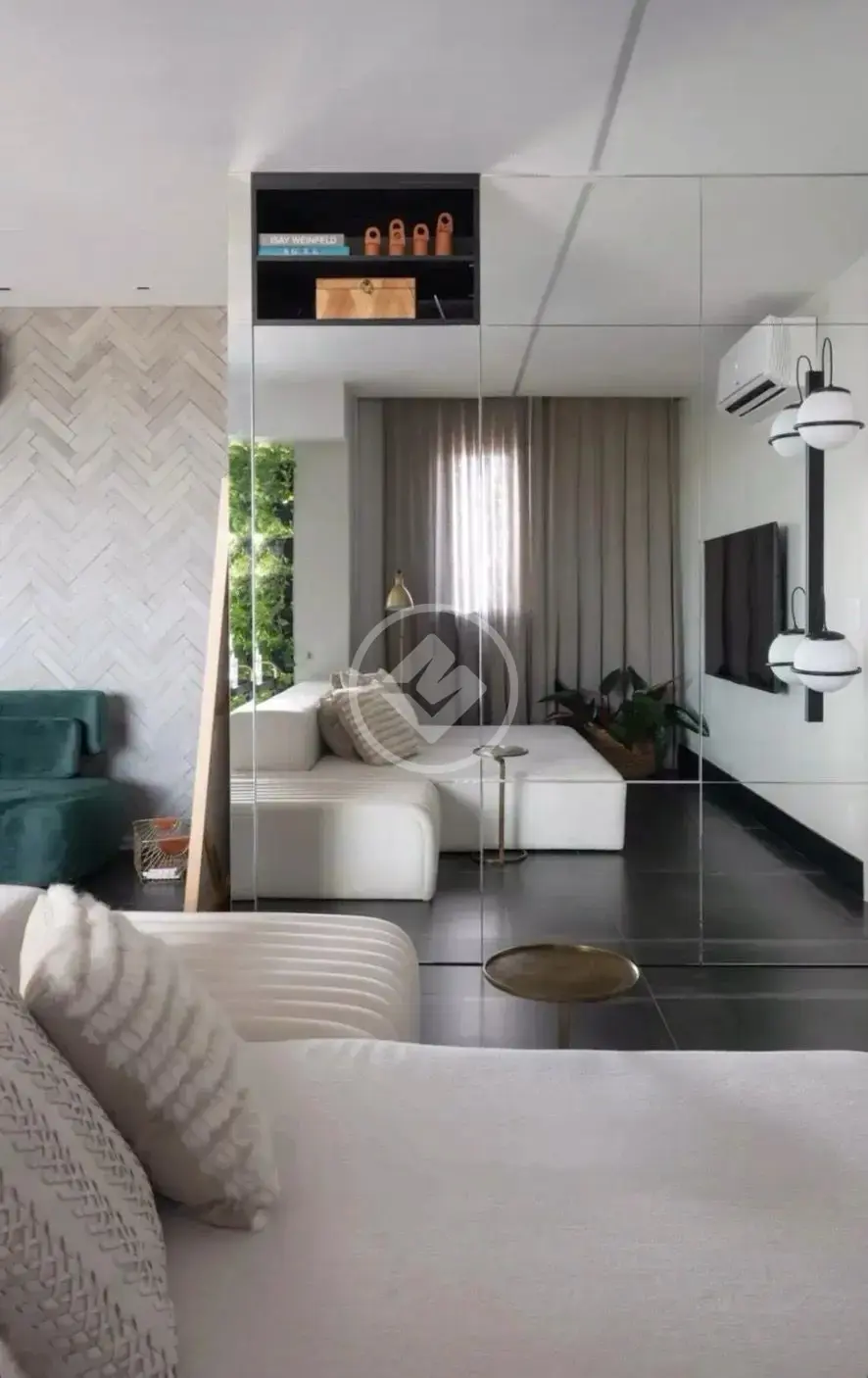 Apartamento no Villagio Veronese, com 2 suítes, lavabo, mobiliado. Bairro Santa Rosa.