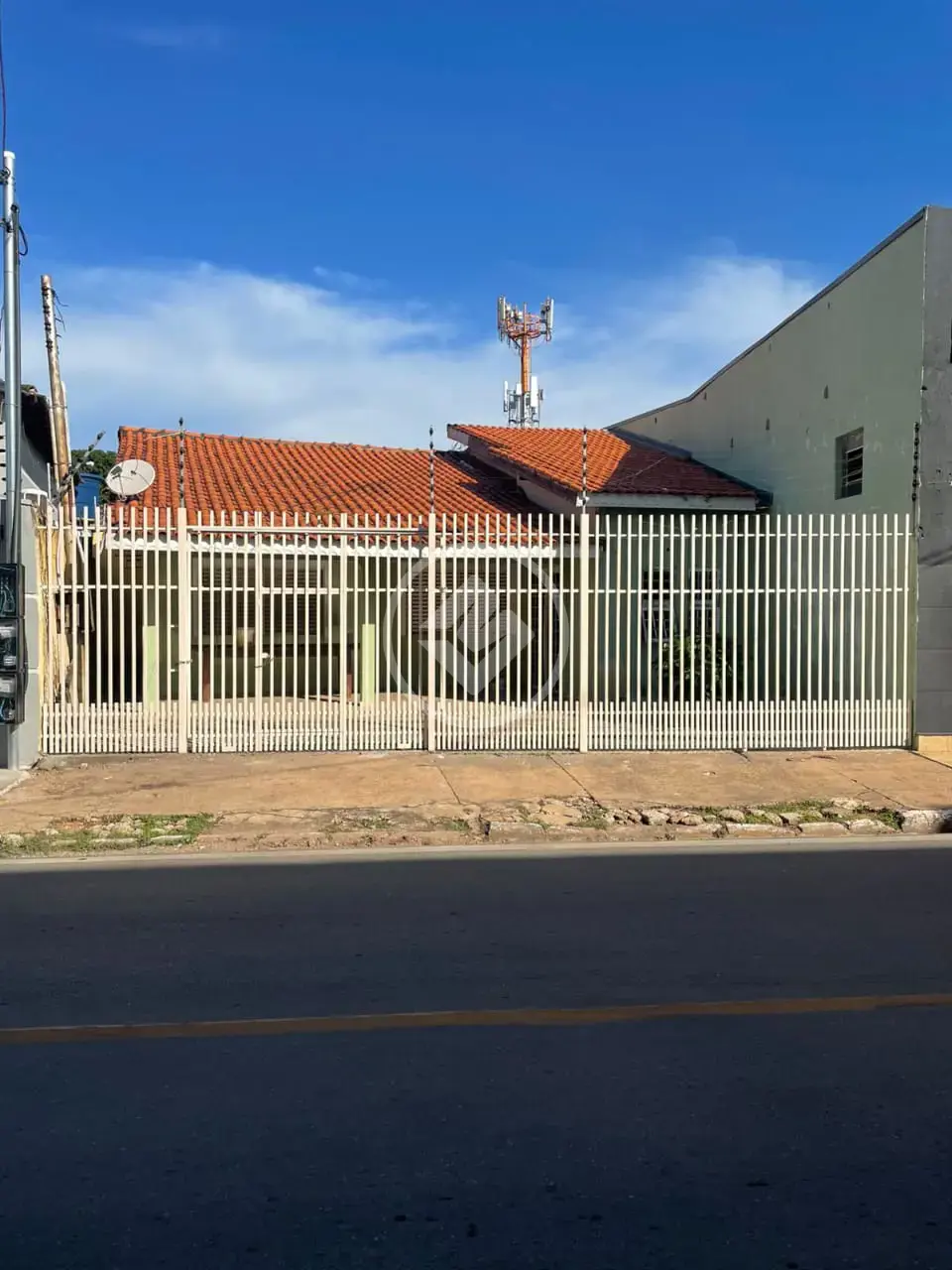 OPORTUNIDADE: R$ 390 MIL – CENTRO DE VÁRZEA GRANDE
