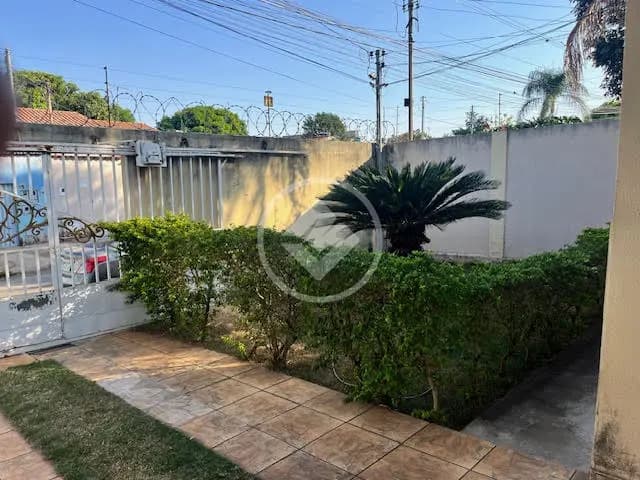 Casa 3 quartos no Setor Garavelo, Goiânia — foto 3 de 6