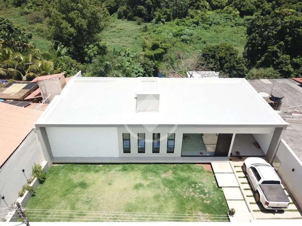 SOBRADO LUXO VIRADO PARA MATA