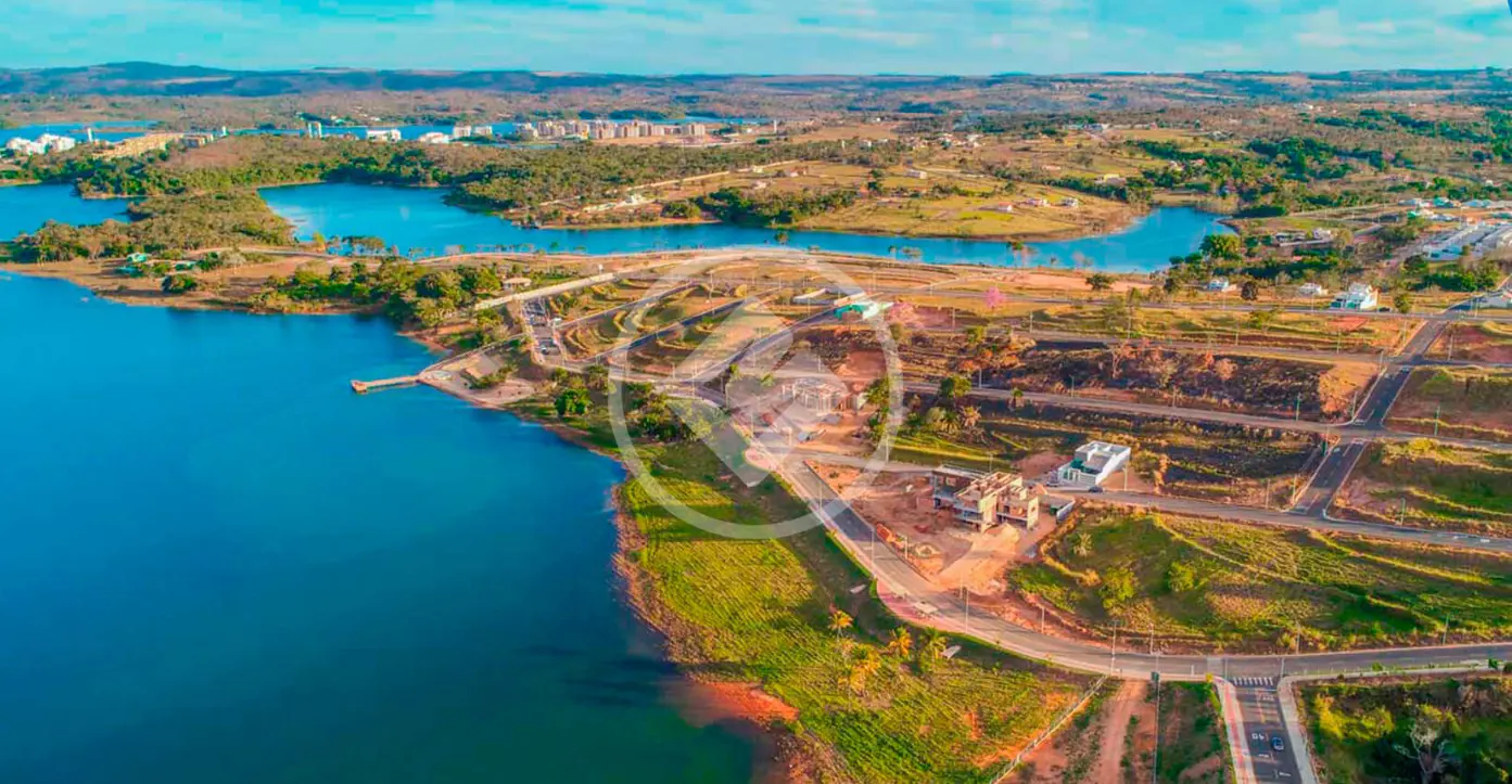 Lote a beira do lago corumbá