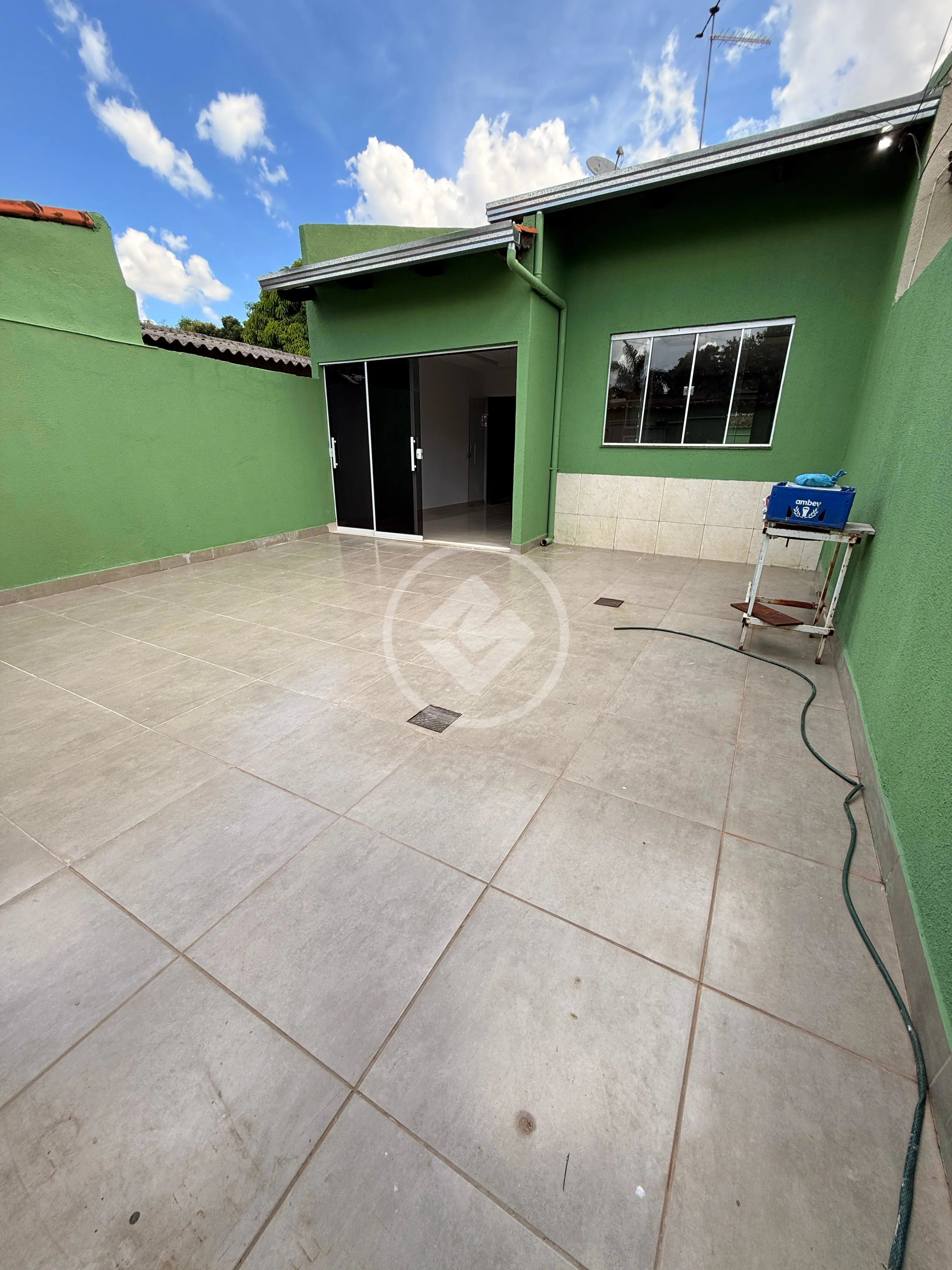 CASA 3Q 1 SUITE JARDIM CRISTAL