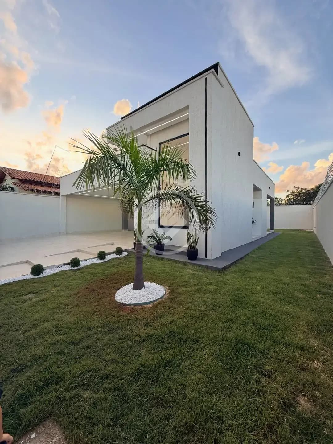 CASA SOZINHA NO LOTE - VILA OLIVEIRA