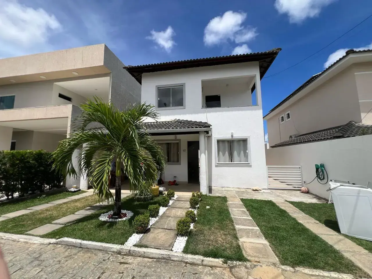 CASA À VENDA – CAJI | LAURO DE FREITAS COM ENERGIA SOLAR