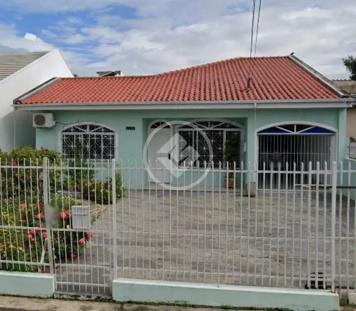 Casa localizada em São José