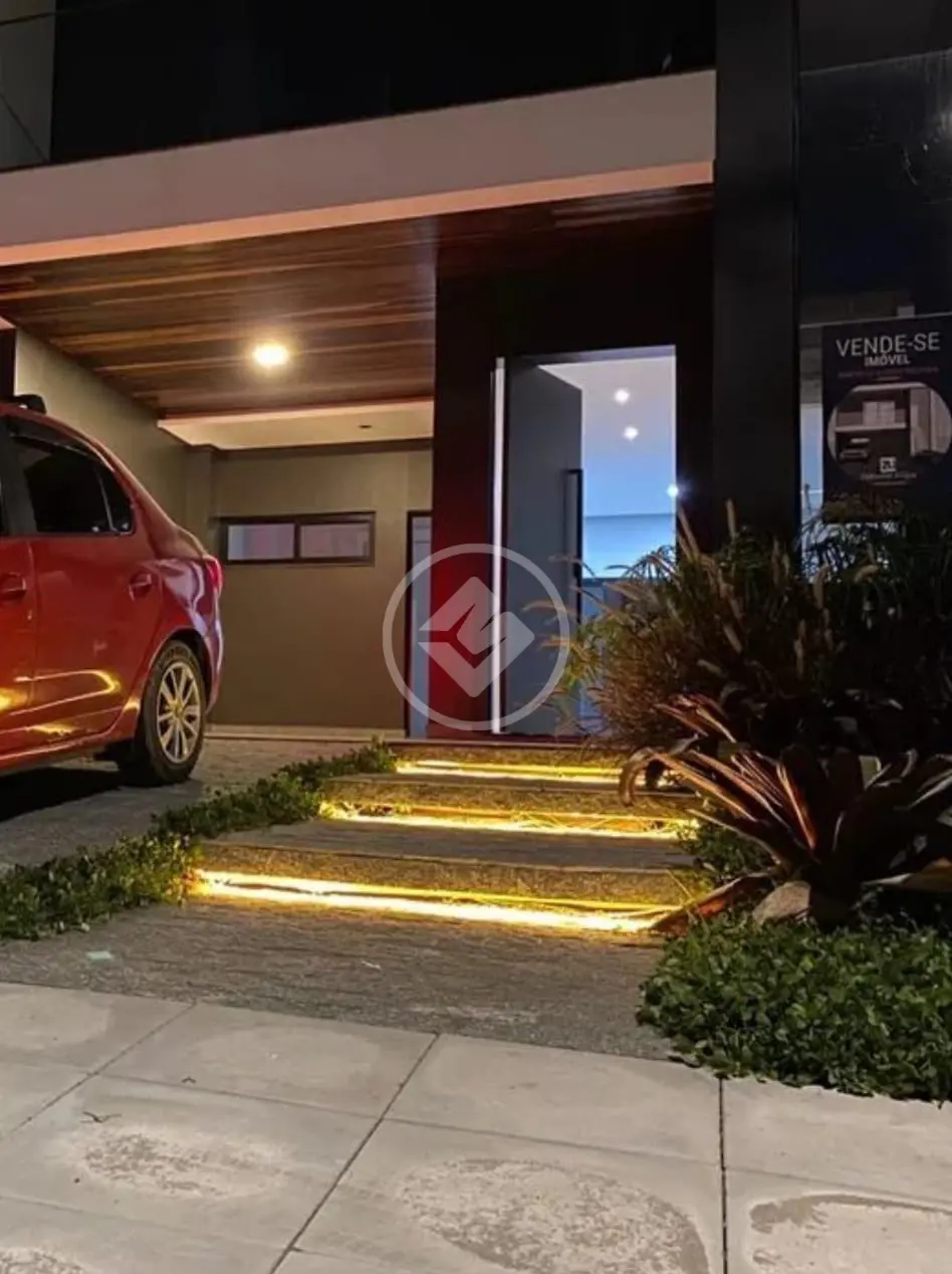 CASA EM CONDOMÍNIO FECHADO EM BIGUAÇU