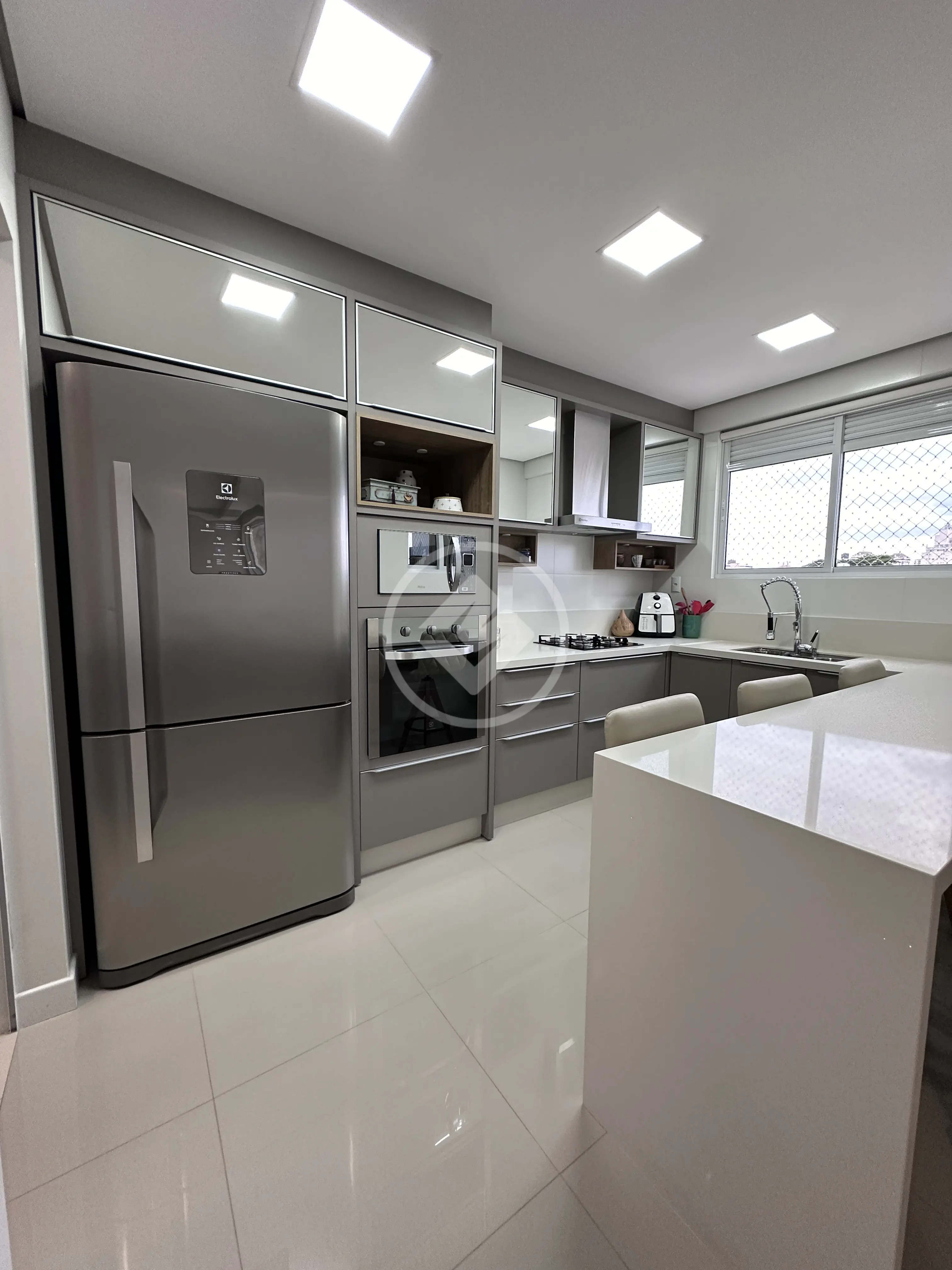 Apartamento 2 suítes com 109m² em localização excelente no Estreito- Florianópolis