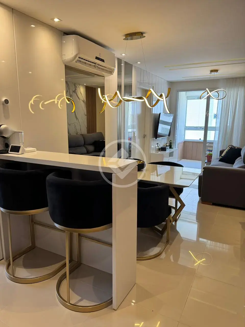 Apartamento Finamente Mobiliado em Prédio Novo no Bairro Abraão