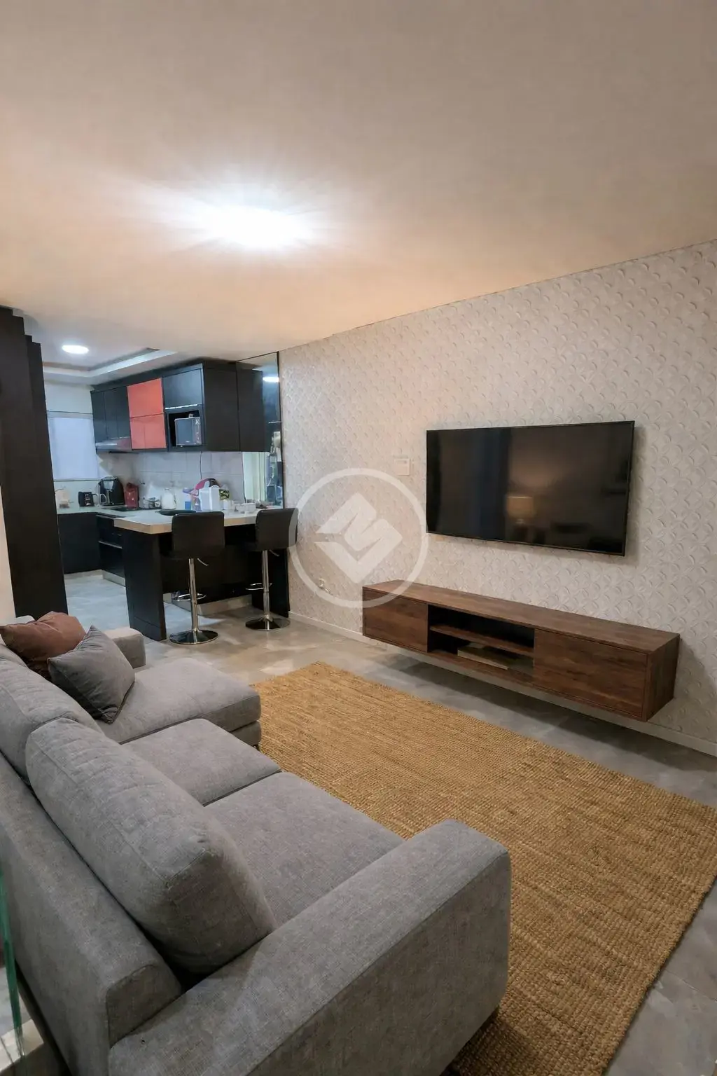 Casa Completa com 2 Quartos, Móveis Sob Medida,Garagem para 2 Carros