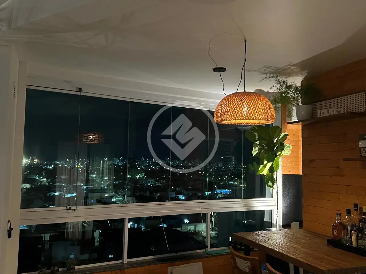 Cobertura Reformada com 3 Quartos, Área Gourmet e 2 Vagas – Cordeiros, Itajaí