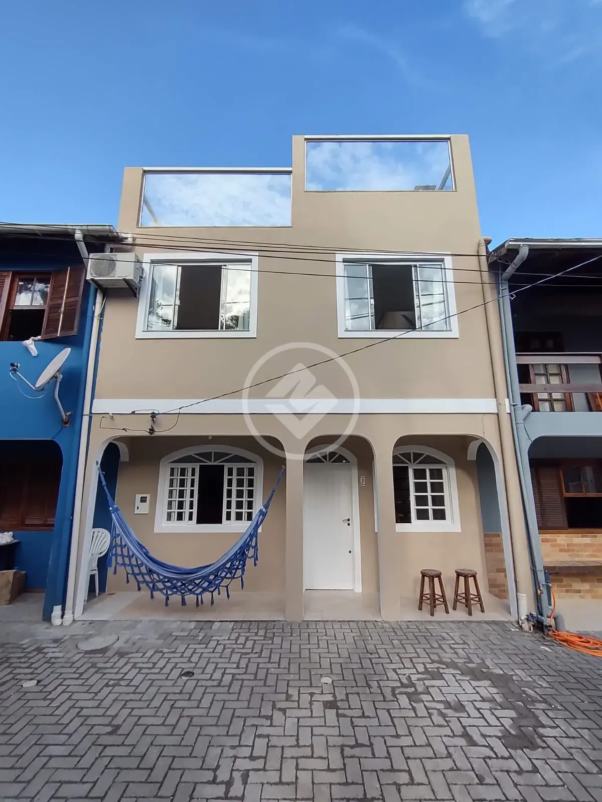 CASA COM 5 QUARTOS NA PRAIA DA ARMAÇÃO
