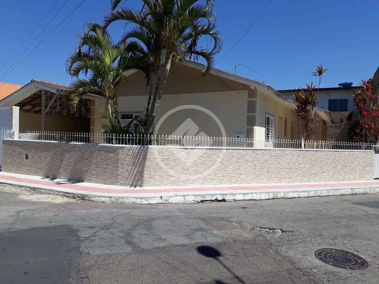Casa com 4 Quitinetes Locadas – Renda Imediata em Forquilhinhas