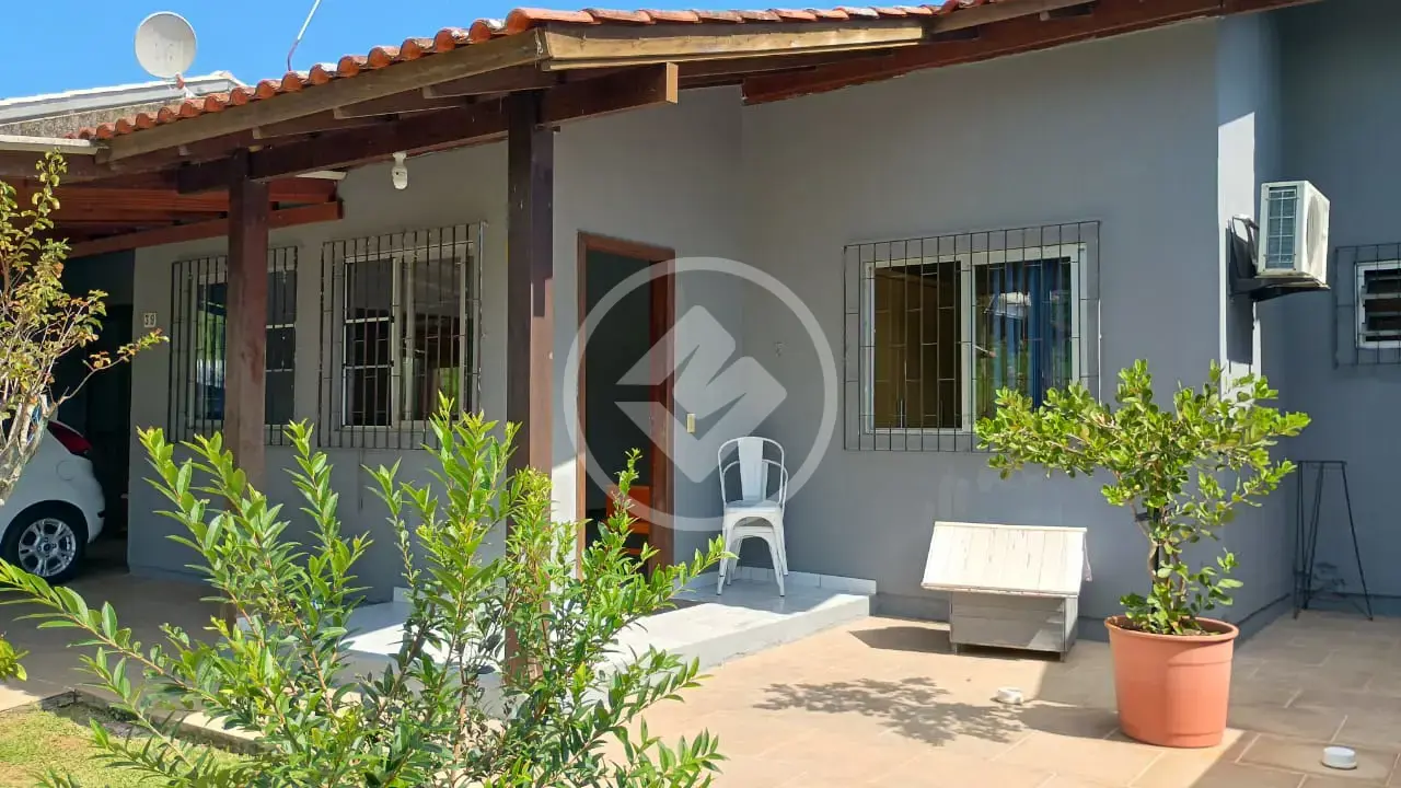 OPORTUNIDADE ÚNICA: DUAS CASAS NO MESMO TERRENO – IDEAL PARA MORAR E INVESTIR!