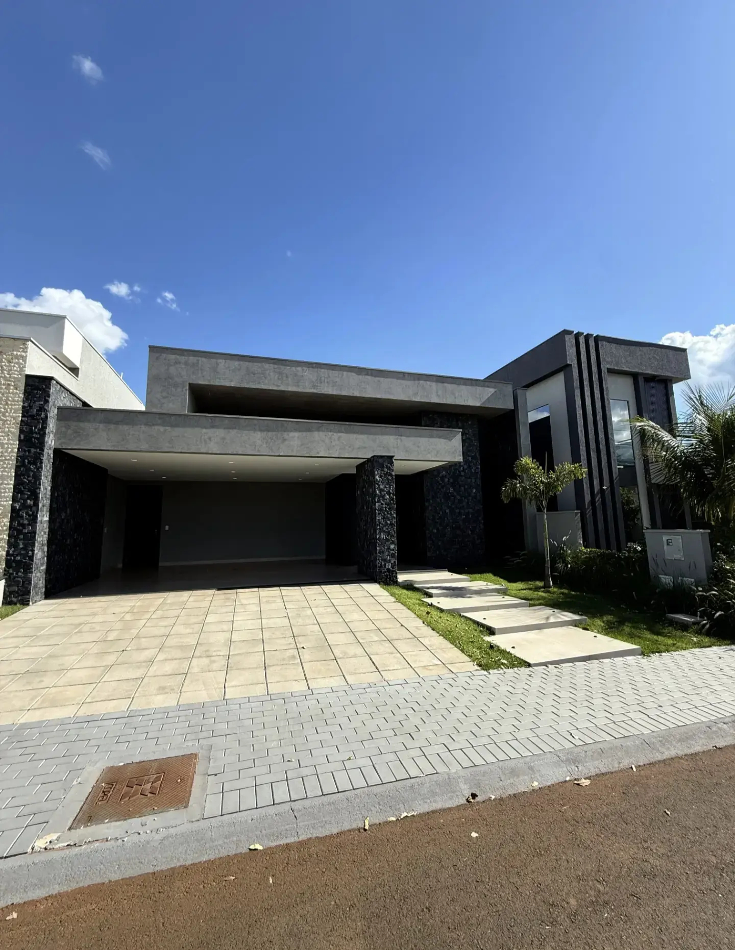 Casa com 3 Suítes e Piscina à Venda no Condomínio Safira – Foz do Iguaçu